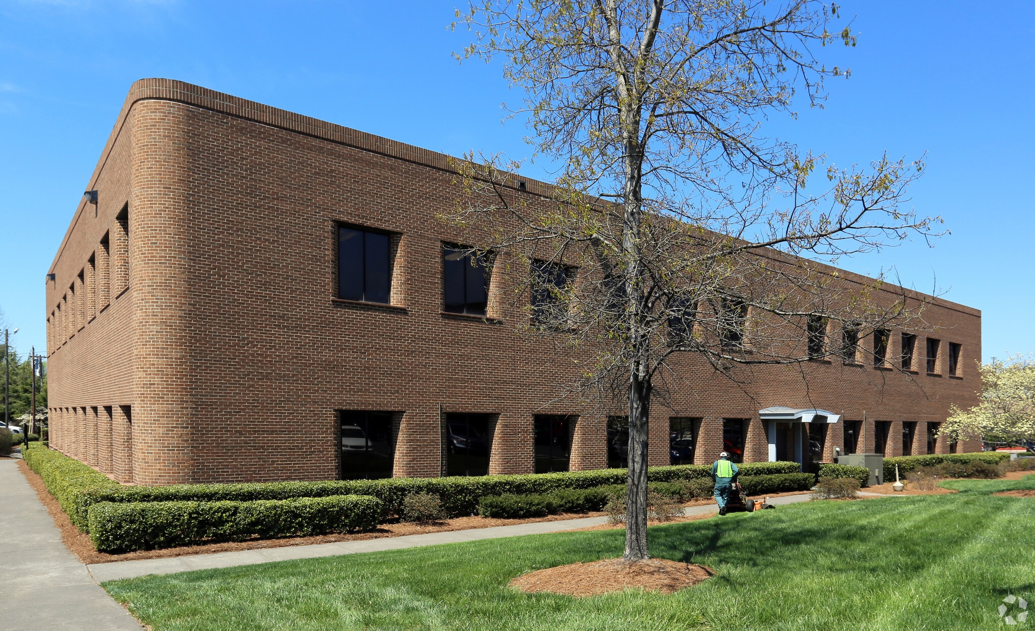 1399 Ashleybrook Ln, Winston-Salem, NC to rent Primary Photo- Image 1 of 6