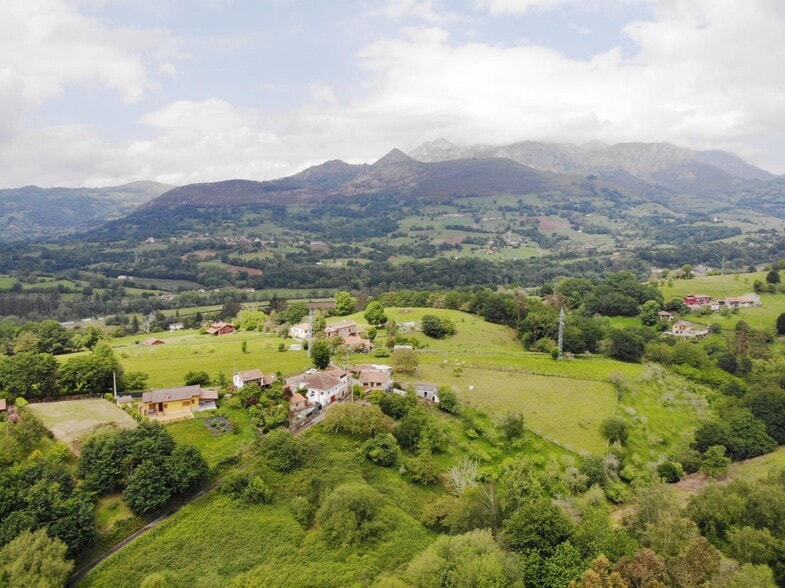 Mones, Piloña, Asturias for sale - Aerial - Image 2 of 23