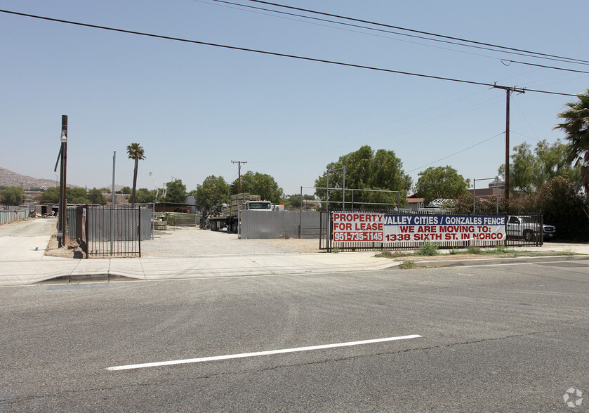 2259 Hamner Ave, Norco, CA for rent - Primary Photo - Image 1 of 2