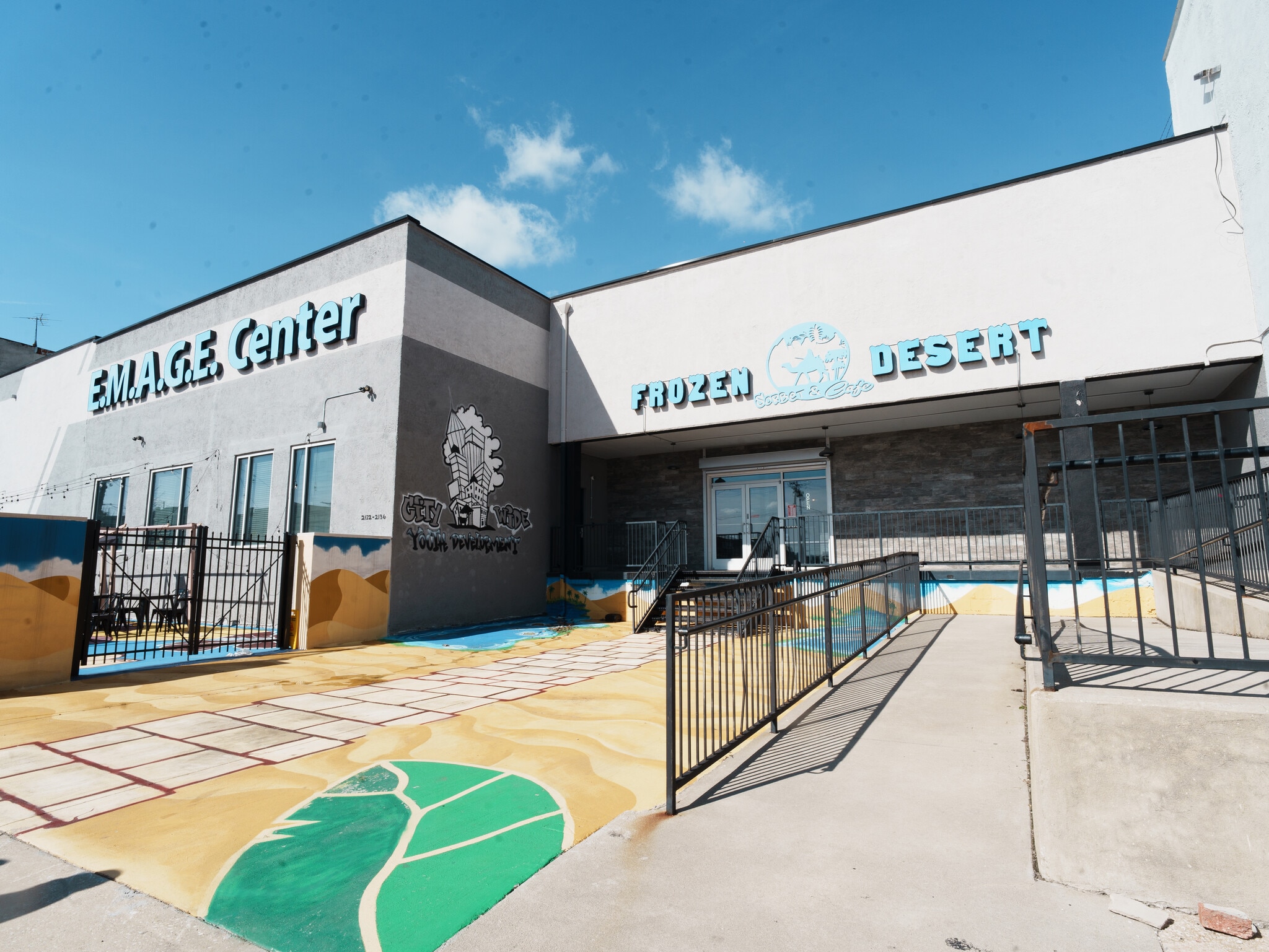 Rare ¾ City Block Mixed-Use Portfolio portfolio of 2 properties for sale on LoopNet.co.uk Building Photo- Image 1 of 24