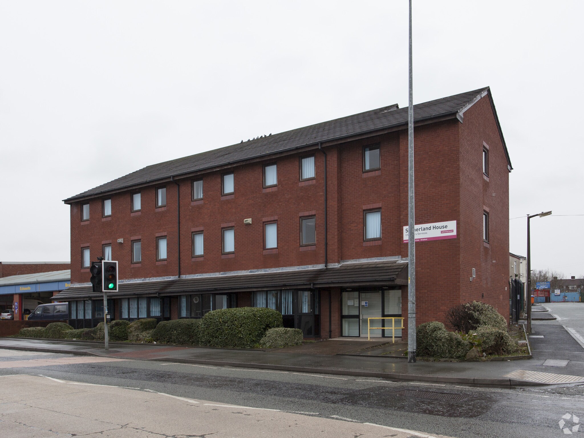 303 Chorley Rd, Manchester for sale Primary Photo- Image 1 of 1