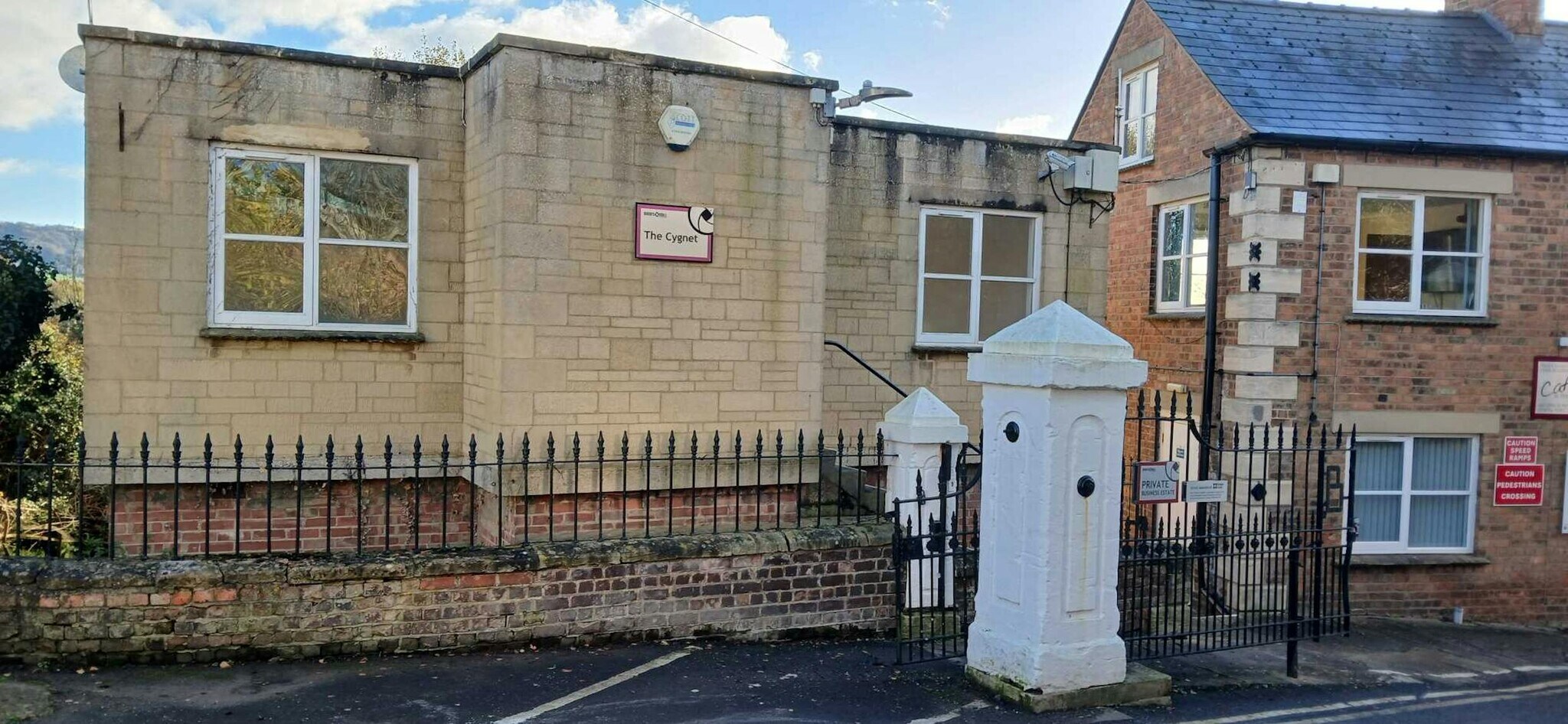 Bristol Rd, Stonehouse to rent Building Photo- Image 1 of 4