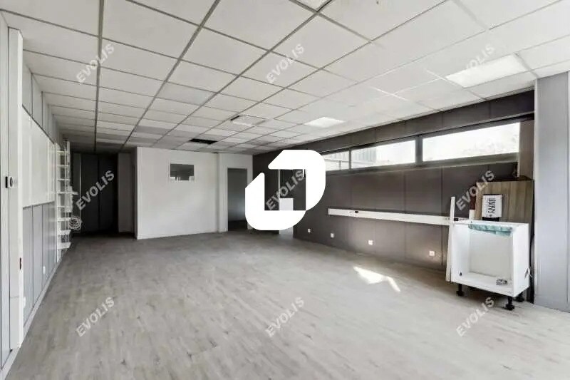 Office in Gentilly to rent Interior Photo- Image 1 of 10