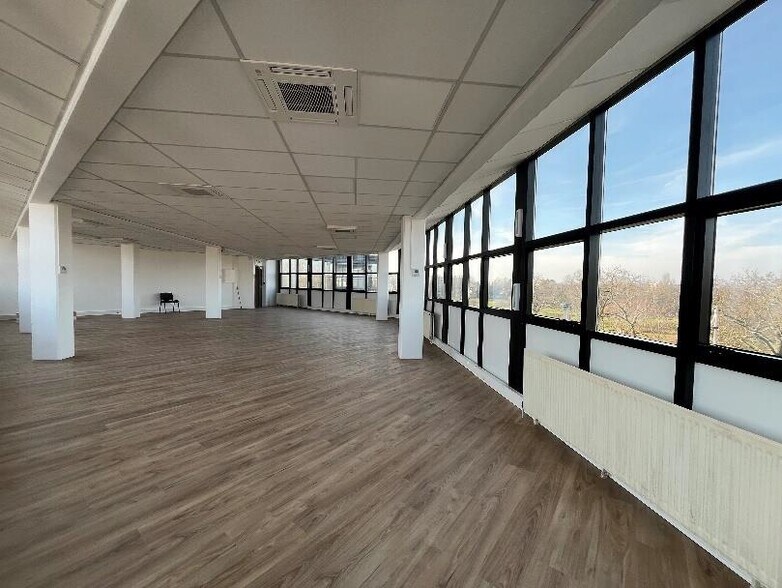 7 Rue Roland Martin, Champigny-sur-Marne to rent - Building Photo - Image 2 of 6