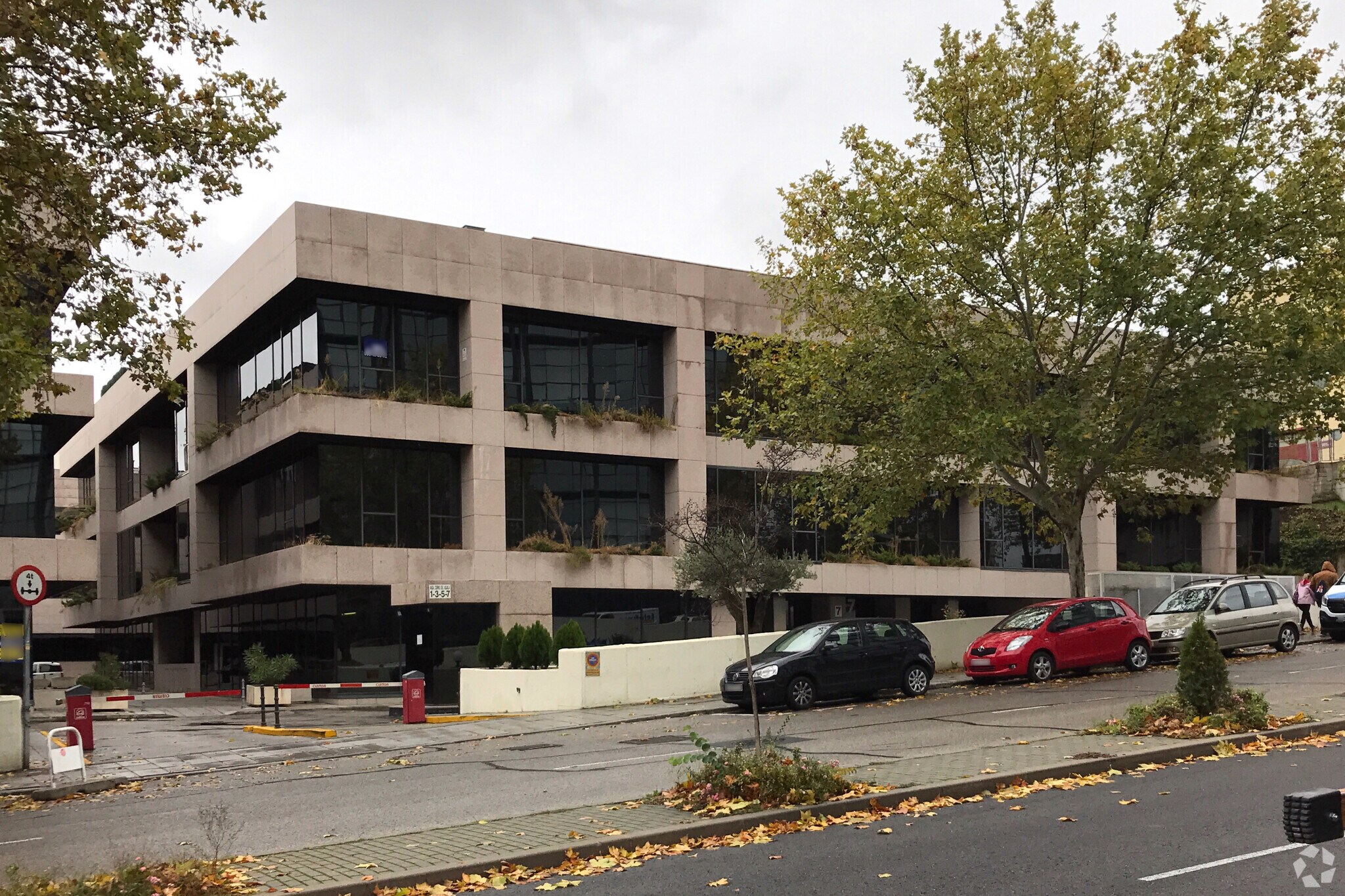 Office in San Sebastián de los Reyes, Madrid for sale Primary Photo- Image 1 of 3