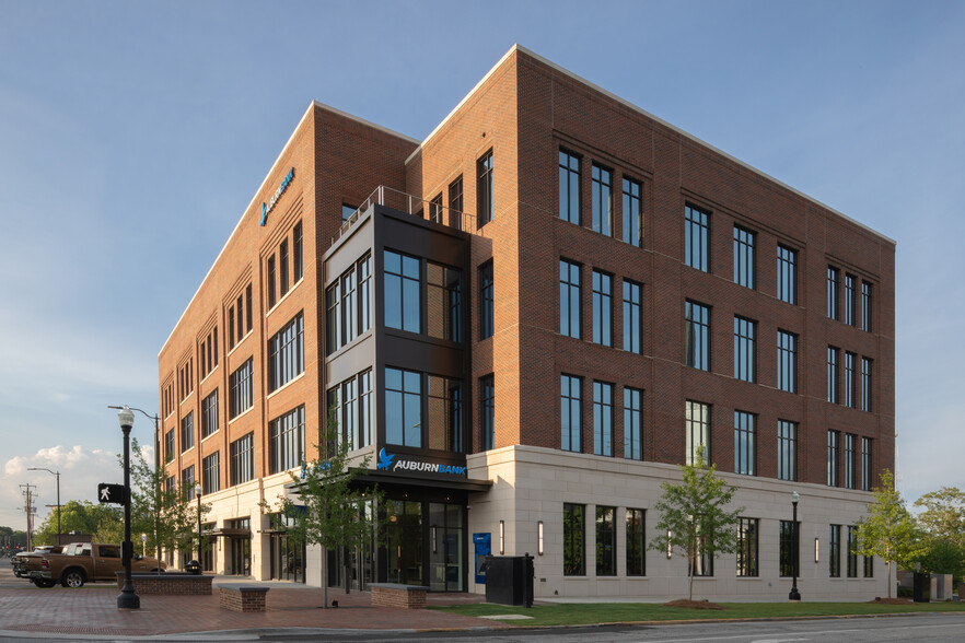 Auburnbank Building, Auburn, AL for rent - Building Photo - Image 1 of 15