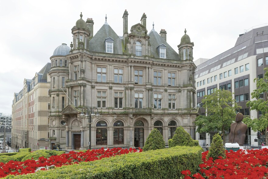 Victoria Sq, Birmingham for rent - Building Photo - Image 1 of 15