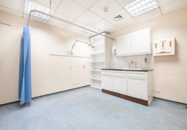 Old Sq, Walsall to rent Interior Photo- Image 1 of 3