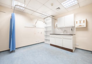 Old Sq, Walsall to rent Interior Photo- Image 1 of 3