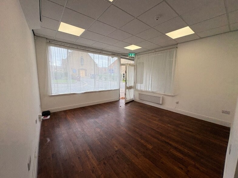 27 Causeway, Bicester to rent - Building Photo - Image 3 of 8