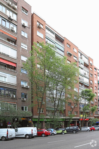 Calle Capitán Haya, 60, Madrid, Madrid for rent - Building Photo - Image 2 of 2