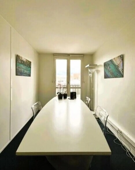 Office in Versailles to rent - Interior Photo - Image 2 of 3