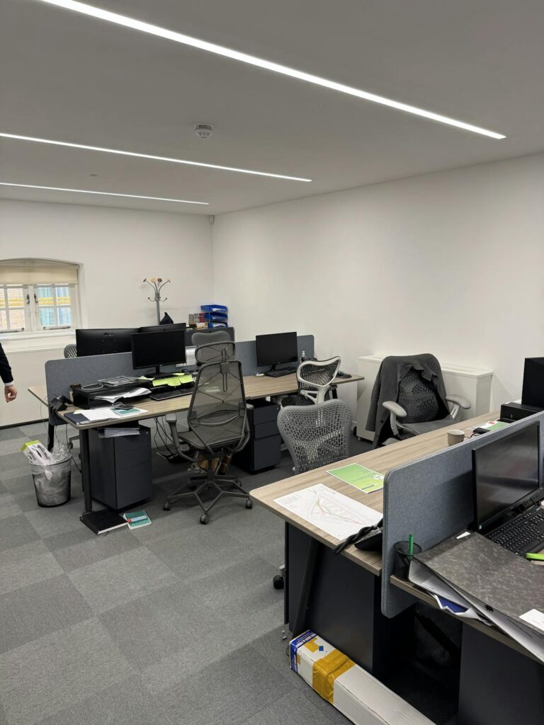 4 Farm St, London to rent Interior Photo- Image 1 of 3