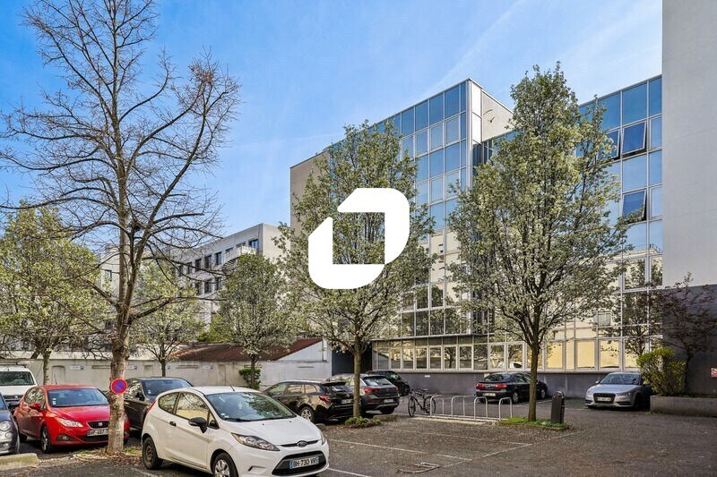 Office in Saint-Ouen-sur-Seine to rent - Building Photo - Image 2 of 10