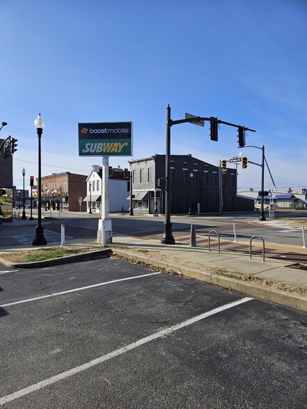 501 N Main St, Evansville, IN for rent - Building Photo - Image 2 of 10