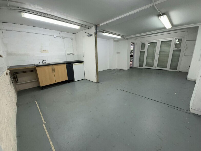 Palmerston Dr, Fareham to rent - Building Photo - Image 3 of 36