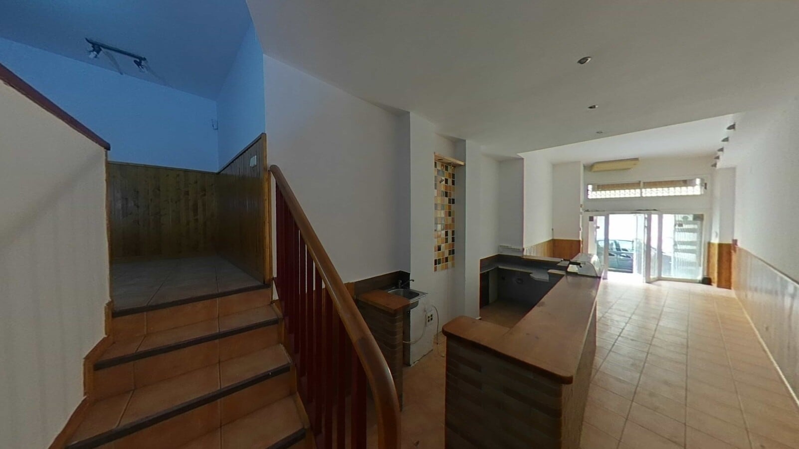 El Vendrell, TAR 43700 - Unit Puerta F, Esc. 1 -  - Interior Photo - Image 2 of 9