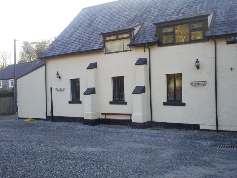 Hendre Villas, Mold for rent - Building Photo - Image 1 of 5