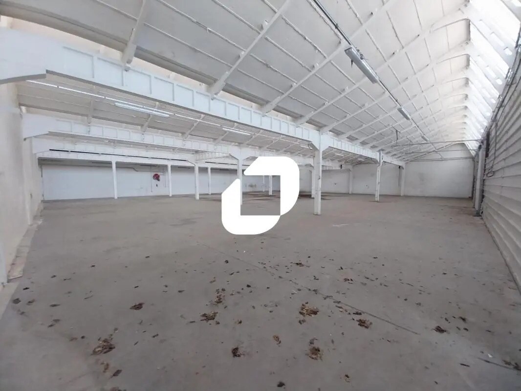 34-36 Avenue Des Bruyères, Décines-Charpieu to rent Building Photo- Image 1 of 22