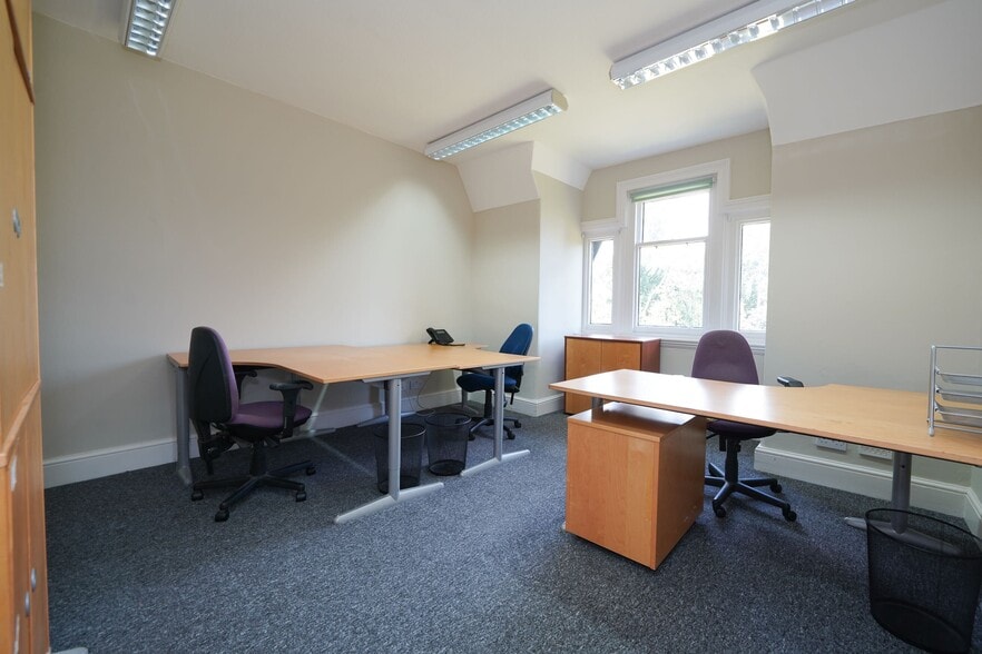 Holly Ln, Coventry to rent - Building Photo - Image 3 of 15