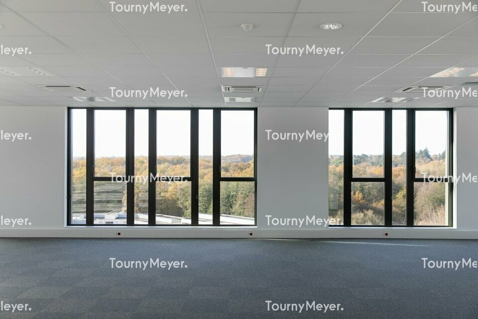Location Bureaux 121 m² à 3 996 m² - Photo 1