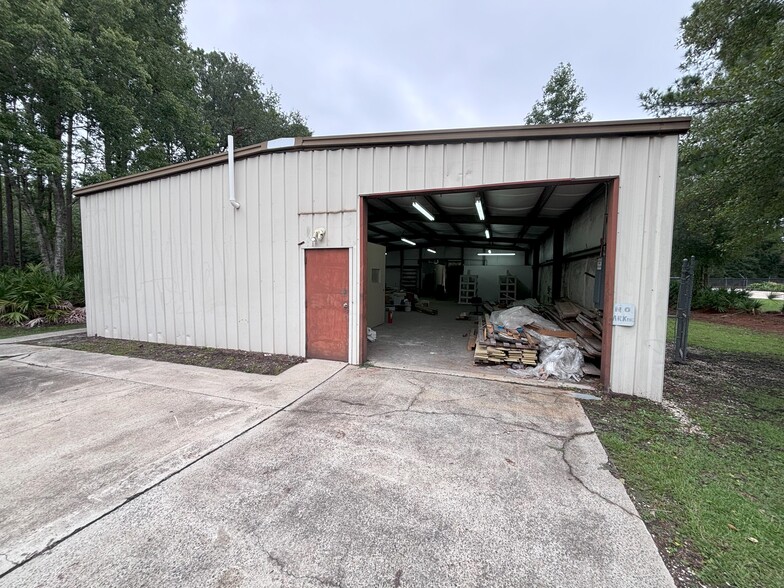 2569 Sidney Lanier Dr, Brunswick, GA for rent - Building Photo - Image 1 of 3