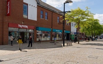 Market Quay, Fareham to rent Building Photo- Image 1 of 6