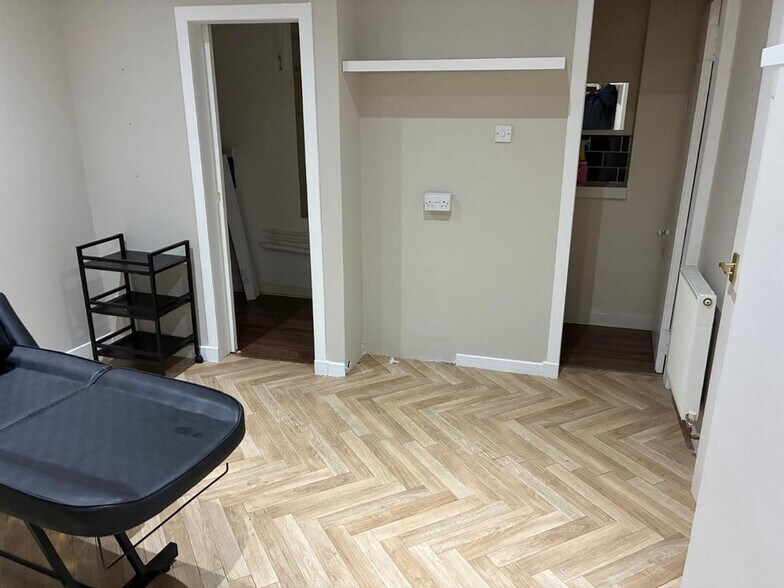 2-6 Jarvey St, Bathgate to rent - Building Photo - Image 3 of 14