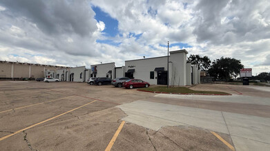 1800 Dabney Dr, Pasadena, TX for rent Building Photo- Image 1 of 12