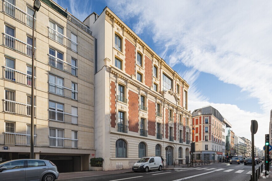 150 Rue Victor Hugo, Levallois-Perret to rent - Building Photo - Image 3 of 4