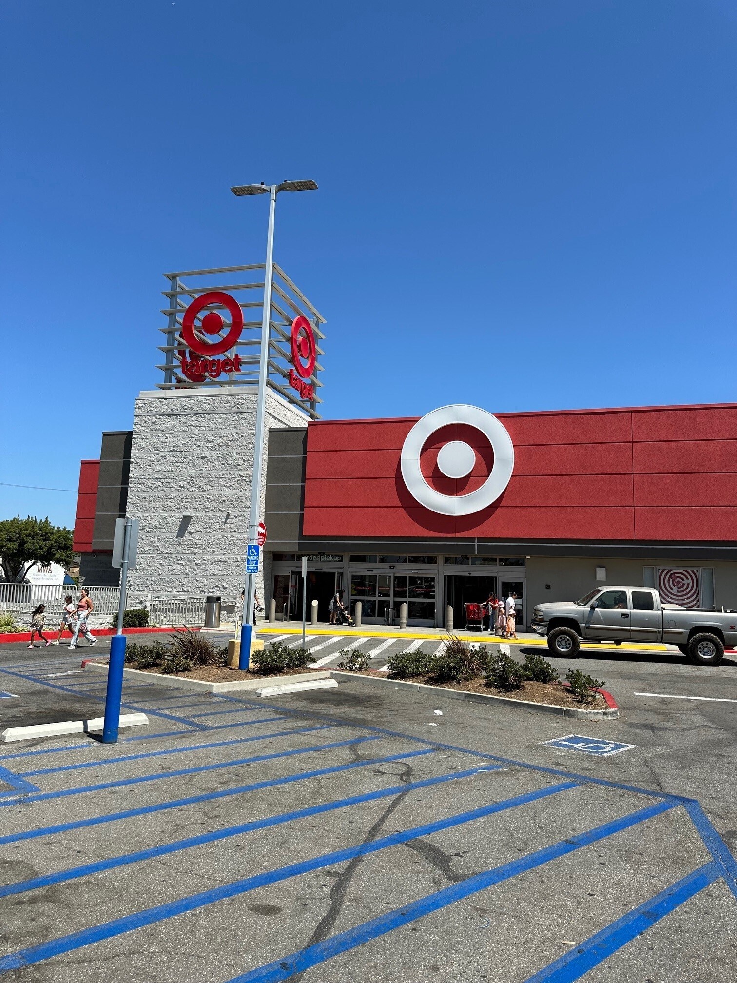 NEQ 405 Fwy. & Atlantic Ave, Signal Hill, CA for sale Building Photo- Image 1 of 1