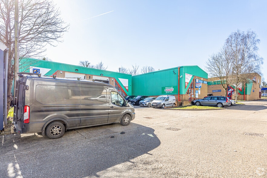Arden Press Way, Letchworth Garden City to rent - Building Photo - Image 3 of 3