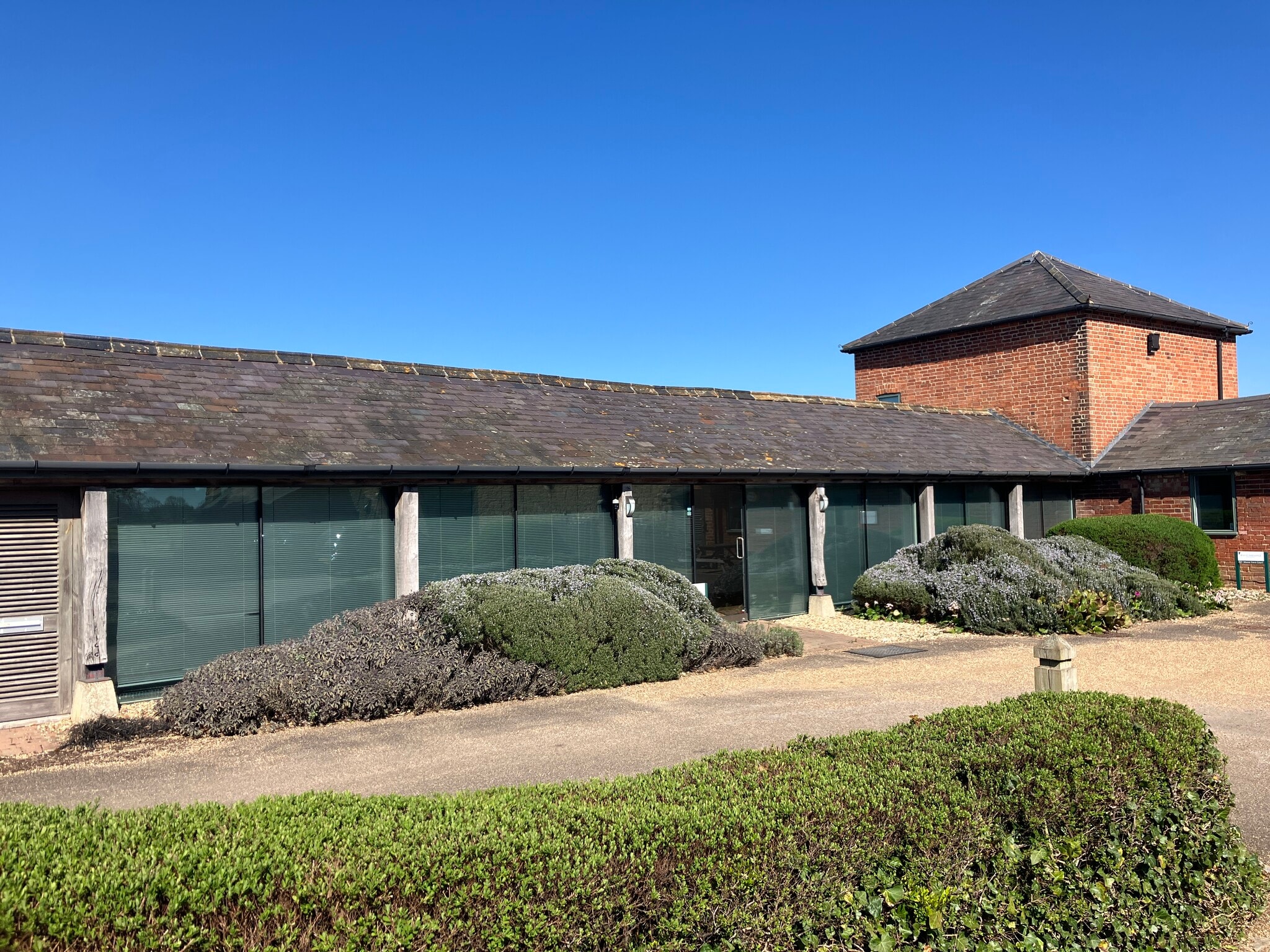 Old Wolverton Rd, Milton Keynes to rent Building Photo- Image 1 of 5