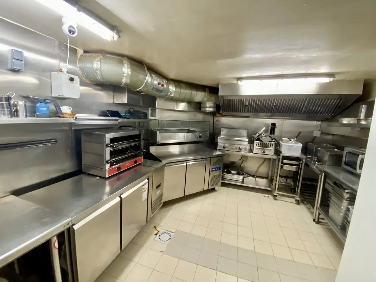 10 Rue Anatole France, Puteaux to rent Interior Photo- Image 1 of 3