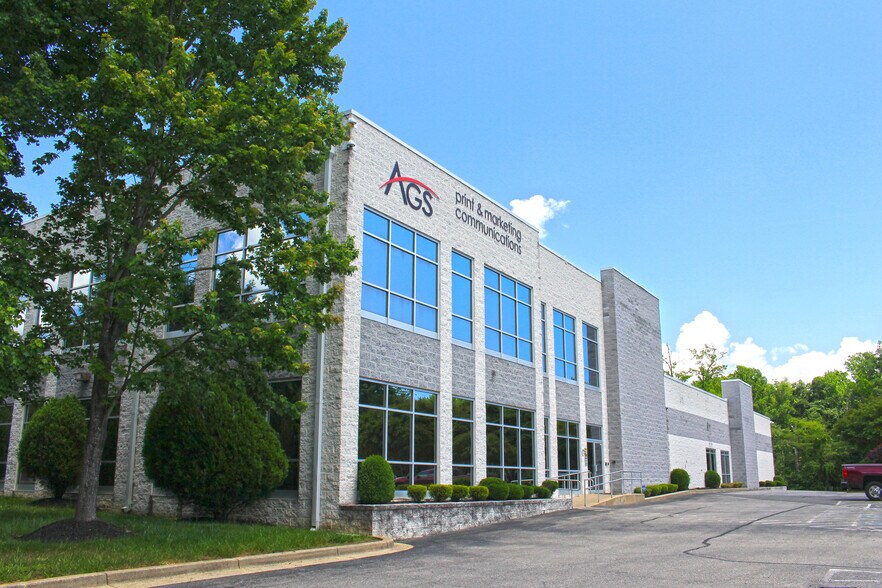 4590 Graphics Dr, White Plains, MD for rent - Building Photo - Image 1 of 21