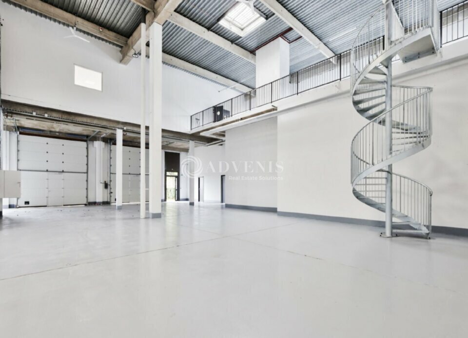 Light Industrial in Lisses to rent Interior Photo- Image 1 of 6