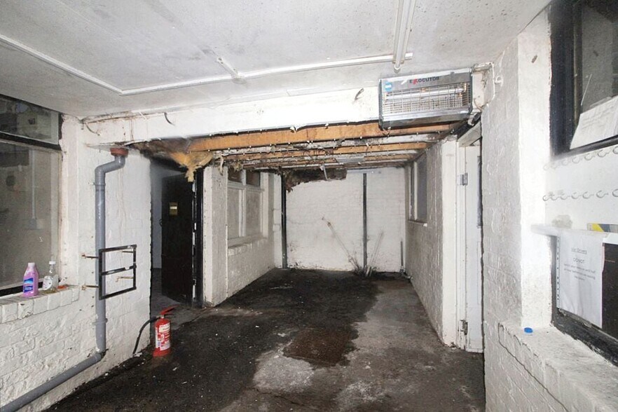 87 Collingwood St, Bishop Auckland for sale - Interior Photo - Image 3 of 4