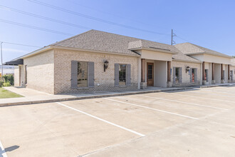 2014 Tower Dr, Monroe, LA for rent Building Photo- Image 2 of 25