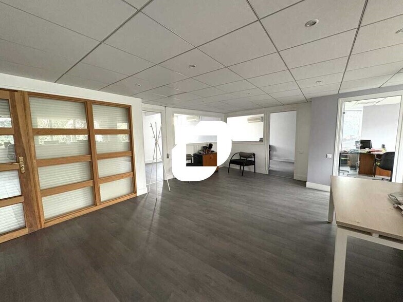 Office in Lyon for sale - Interior Photo - Image 1 of 14