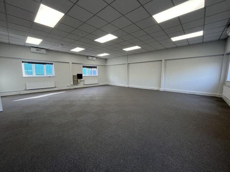 11-15 Schneider Business Park, Felixstowe to rent - Building Photo - Image 2 of 11