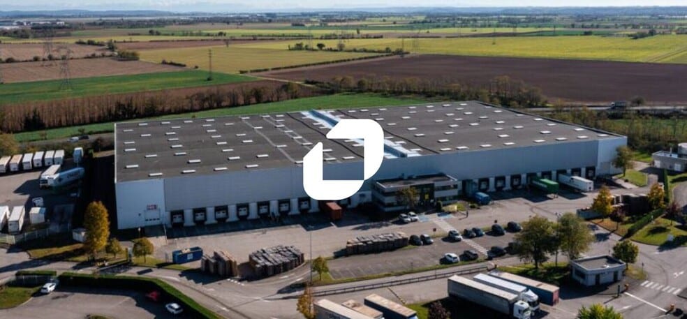 Industrial in Meyzieu to rent - Aerial - Image 1 of 6