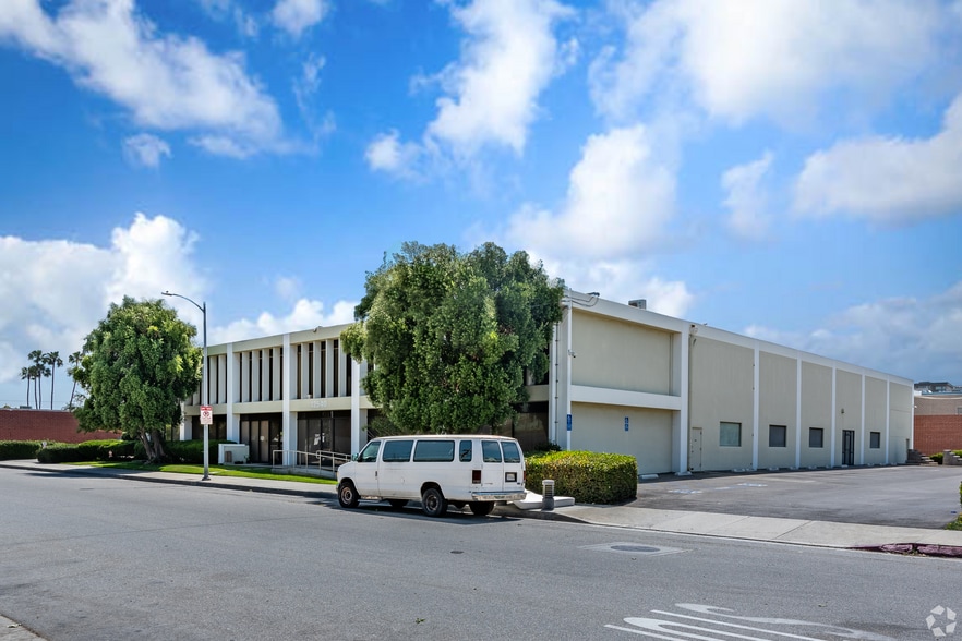 12500 Beatrice St, Los Angeles, CA for sale - Building Photo - Image 1 of 1