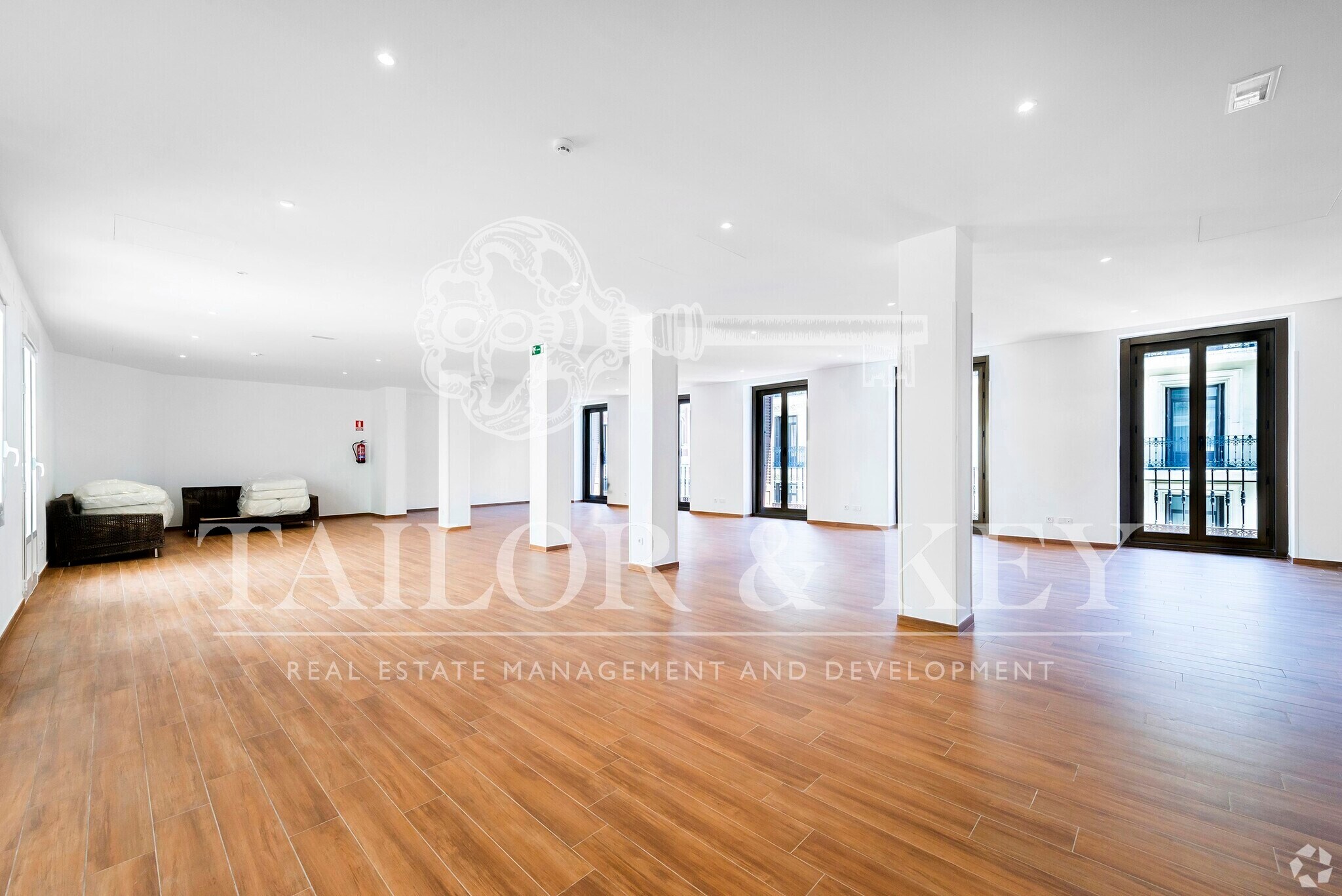 Office in Madrid, Madrid to rent Interior Photo- Image 1 of 2