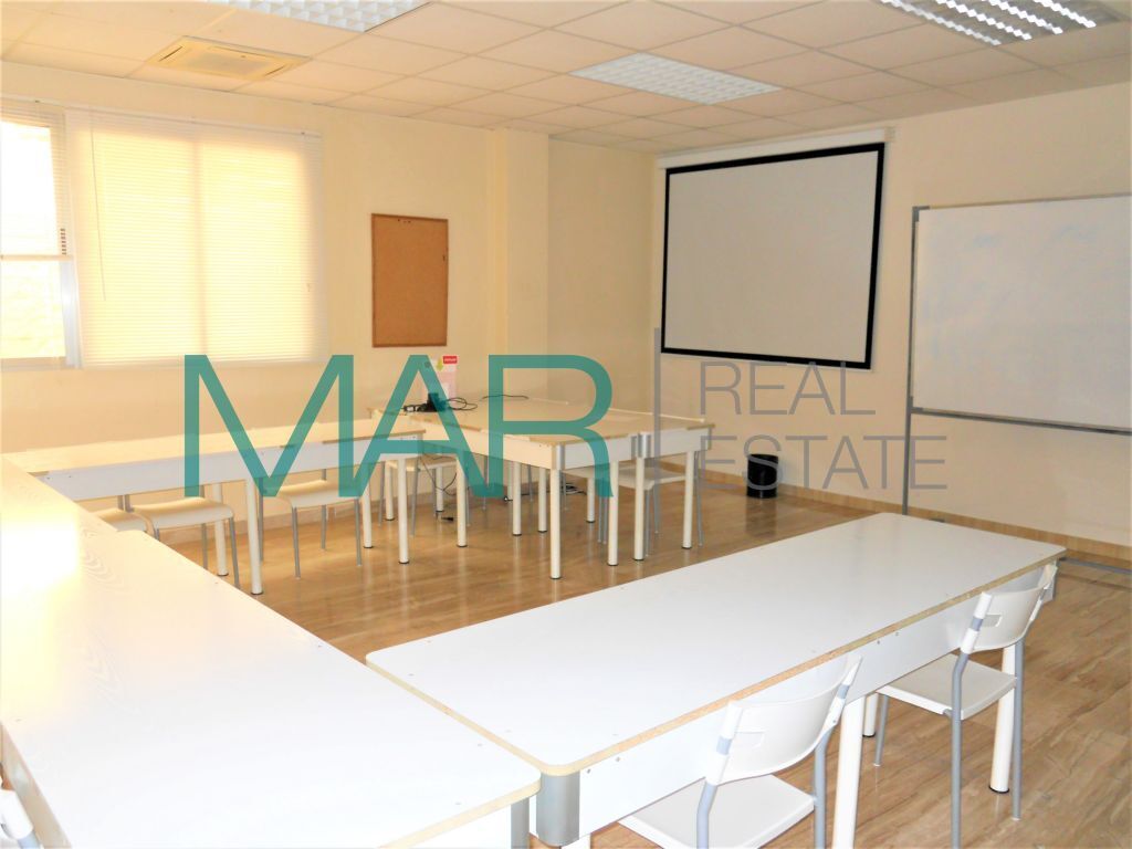 Office in Elche, Alicante to rent Interior Photo- Image 1 of 12