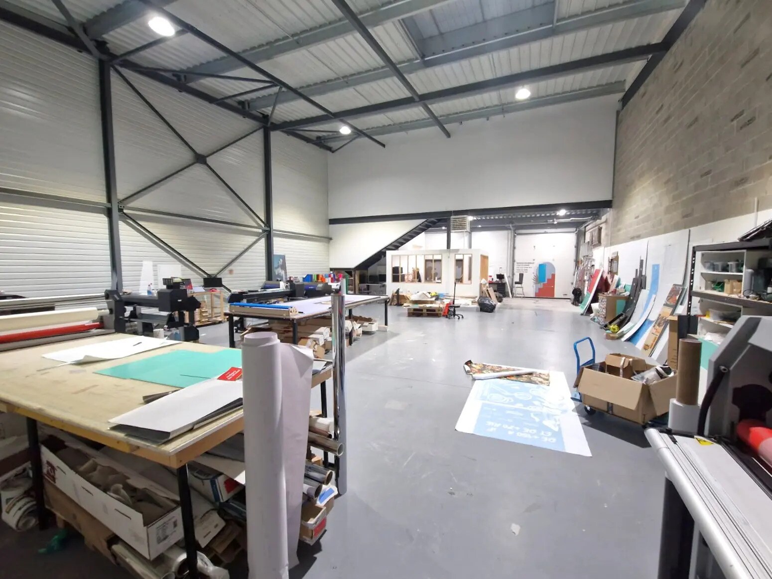 Light Industrial in Cormeilles-en-Parisis to rent Interior Photo- Image 1 of 6