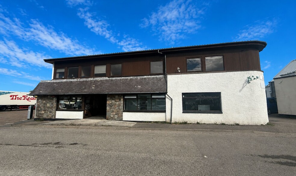 1-3 Latheron Ln, Ullapool for sale - Building Photo - Image 1 of 9