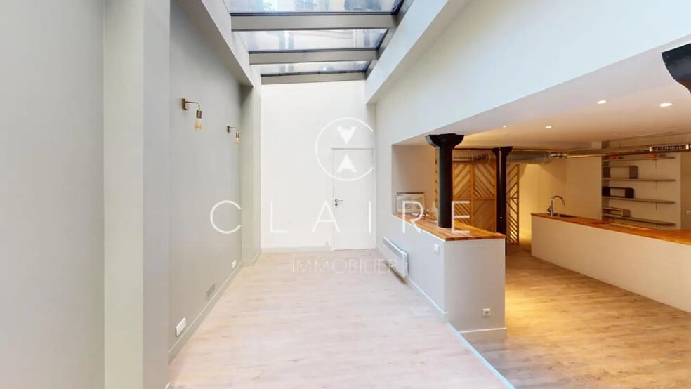 Retail in Paris for sale - Interior Photo - Image 2 of 10