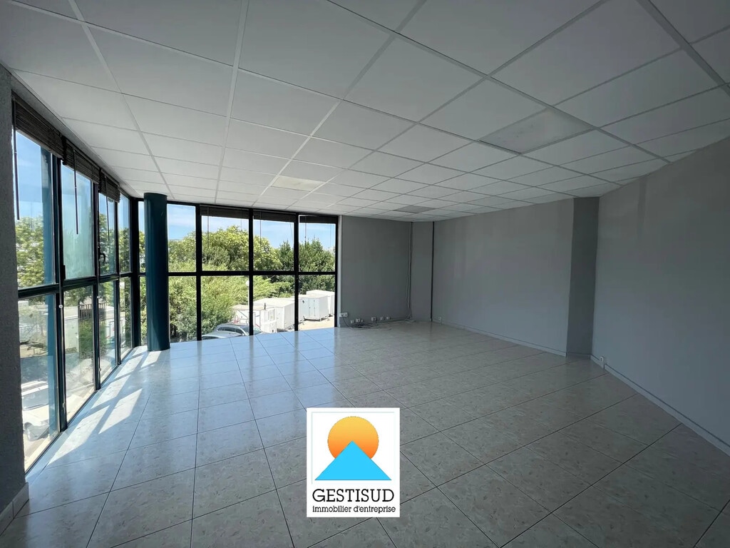 Location Bureaux 140 m² - Photo 1