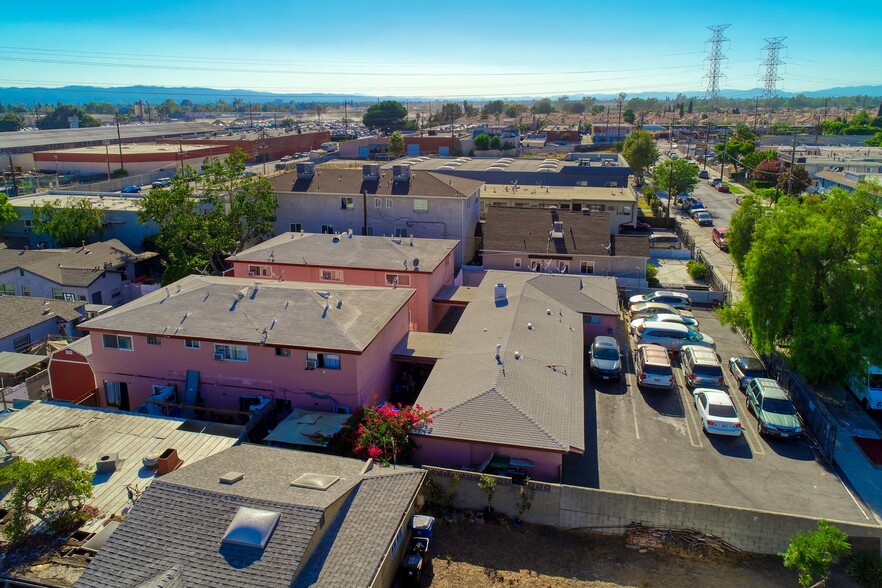 11964-11966 Runnymede St, North Hollywood, CA for sale - Aerial - Image 3 of 24