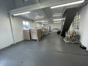 2-3 Bridge Rd, Camberley to rent Interior Photo- Image 1 of 1